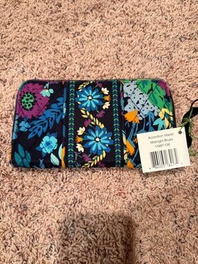 Vera Bradley Midnight Blues Floral Accordion Wallet